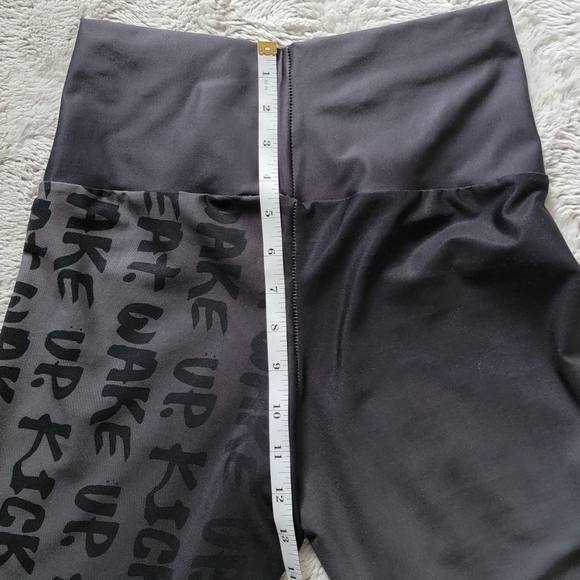 Punk Robb "Wake Up. Be Kind. Repeat" Ombre Gray Leggings Size M - Picture 12 of 13